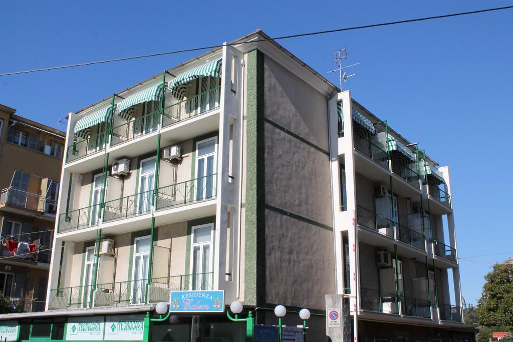 House Betty By Holiday World Albisola Superiore Εξωτερικό φωτογραφία